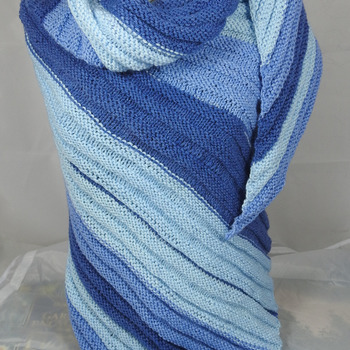 Knitted Women’s Blues Striped Ribbed Triangular Shawl – Free Shipping