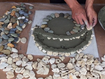 Bonsai Pots Combine Pebblestone And Coral Sand. Ideas For Natural Pebbles