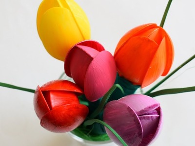How to make flowers out of plastic spoons. Easy DIY recycled spoon craft