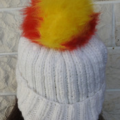 Women's White Two Style Hat With A Pom Pom In The Colours Of The Spanish Flag - Free Shipping