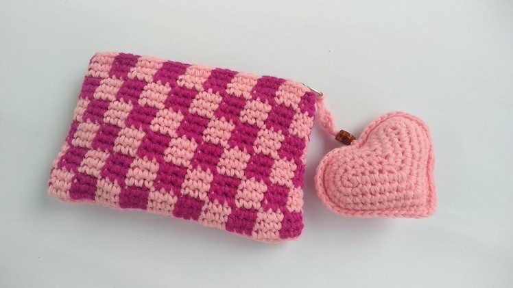 How to Crochet a Checkerboard Stitch Pouch with Zip
