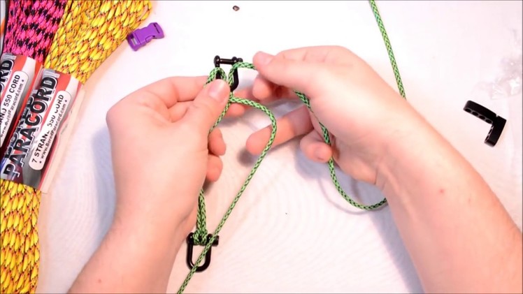 How to Use Shackles on a Paracord Survival Bracelet   BoredParacord