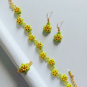Handmade Daisy Flower Bracelet Earrings Ring Set Jewellery