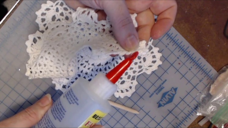 How to make a collar from a lace doily for dolls or bears Tutorial by LindaE