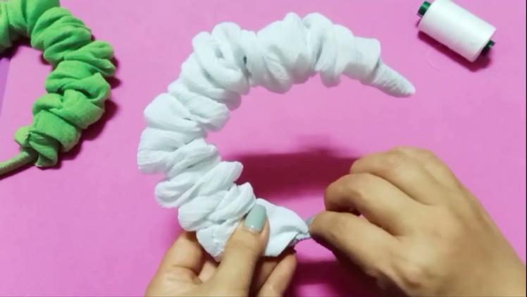 DIY White Scrunchies HEADBAND. How to make a pleated headband. Hand Sewing -TUTORIAL