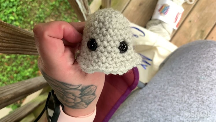 How to crochet a ghost keychain