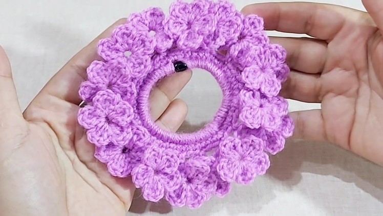 How to crochet an easy flowers ????scrunchie