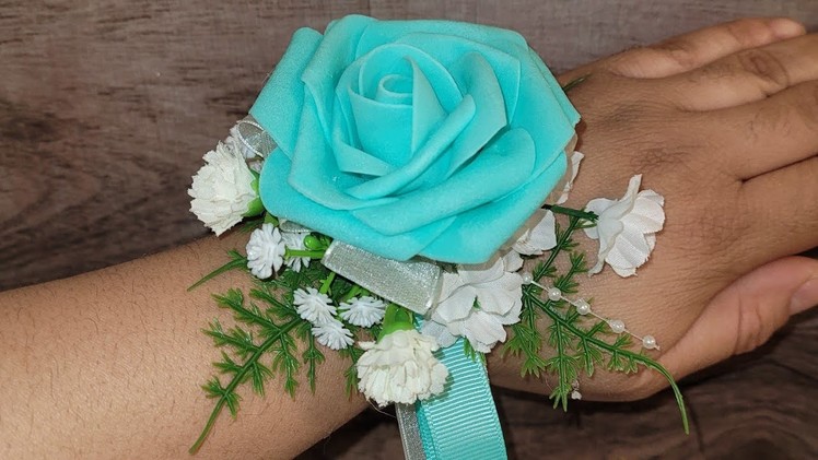 Bridesmaids corsage. ideas ????. DIY. wedding. bracelets.demoiselles d'honneur.