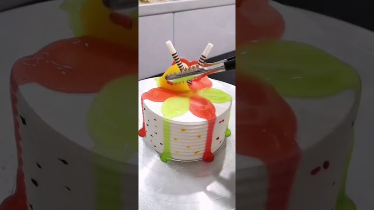 Making A Tiny Cute Cake