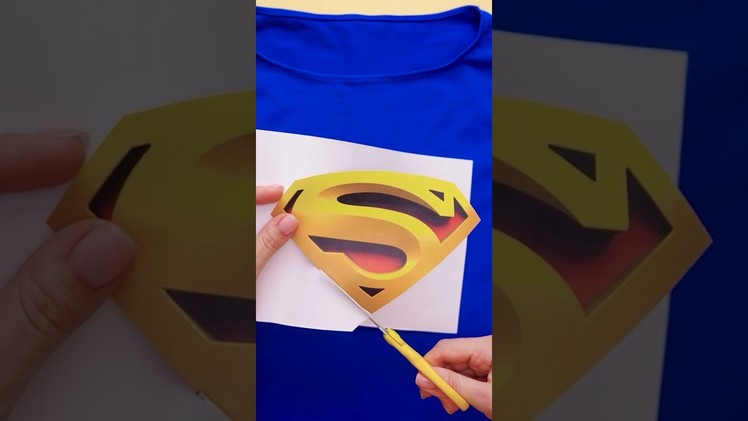 SUPER EASY SUPERMAN????‍♂️ #HALLOWEEN Last Minute DIY Costume???????? SHE'S A GENIUS, Right? #123Go #shorts