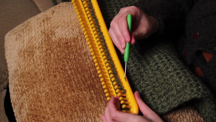 Birdie Knits Presents:  How to loom knit on a long loom and how to cast off of the loom. (Vid #3)
