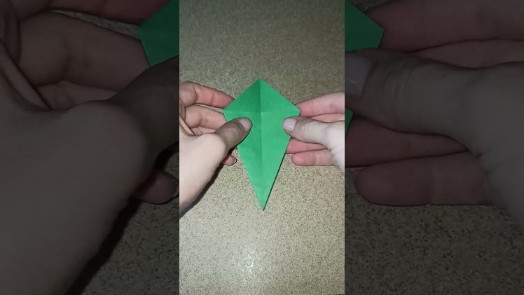 ORIGAMI LEAF. ???????? How to make an origami leaf. Diy.