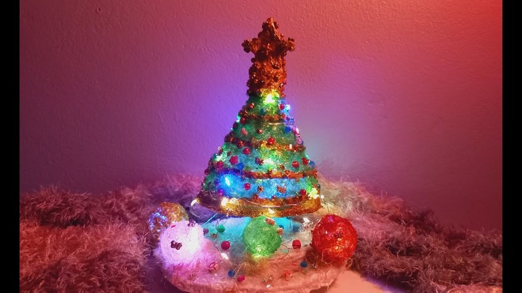 Árvore de Natal.Papelão.GARRAFA PET. DIY Pet  bottle recycled, turned into  Christmas tree.
