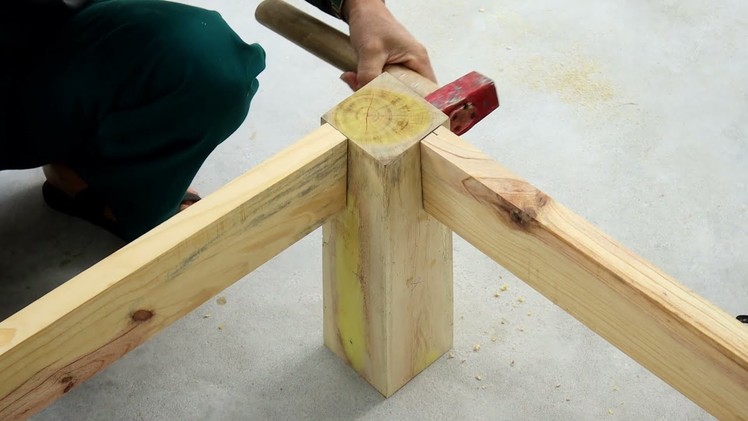 Simple But Wonderful Woodworking From Dry Stumps. Build A Sturdy And Easy Bed With Simple Joints