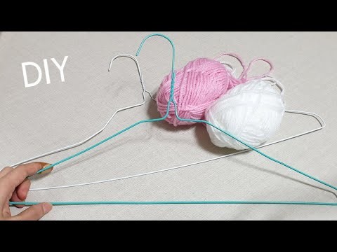 Amazing !! Perfect idea made of Hanger and wool - Recycling Craft ldeas - DIY Decor and Gift Idea