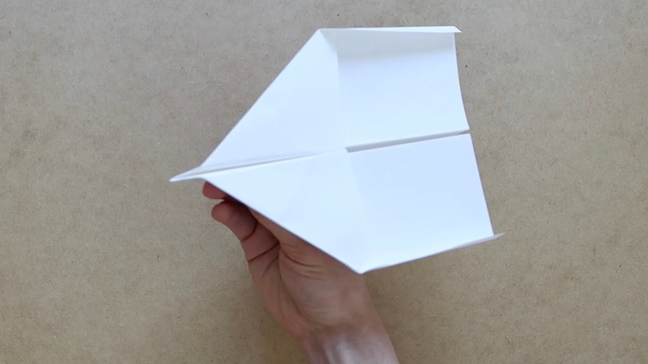 Einfacher Papierflieger falten der weit fliegt - Anleitung. Tutorial