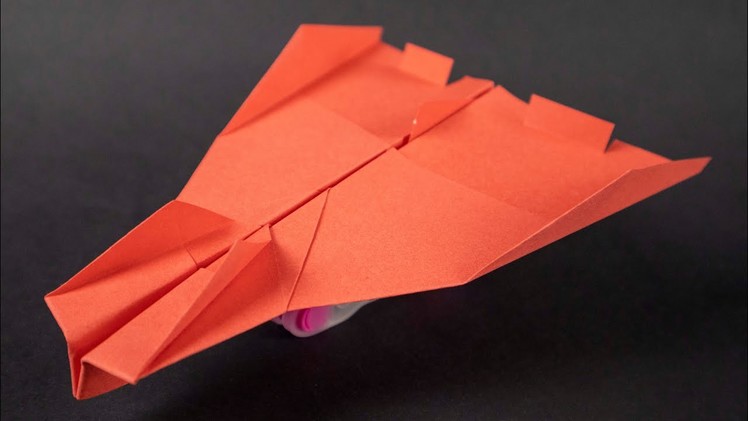 Papierflieger falten der weit fliegt - Origami Flugzeug Blitz (2020)