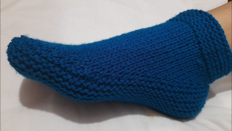 Beautiful and easy socks || How to knit socks of one colour. 