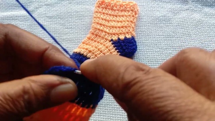 Very Simple to make #crochet socks for newborns #crochetsocks