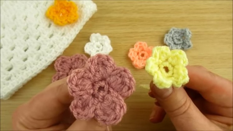 How to crochet a flower for basic hat tutorial - Happy Crochet Club