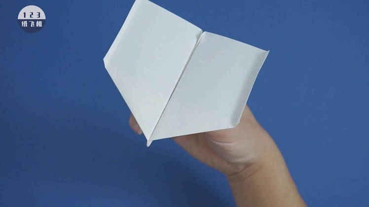 Fold out a paper airplane with reasonable layout without relying on tools [123 Paper Airplane]