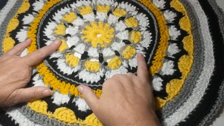 Mandala Crochet Blanket * My Weekend Project