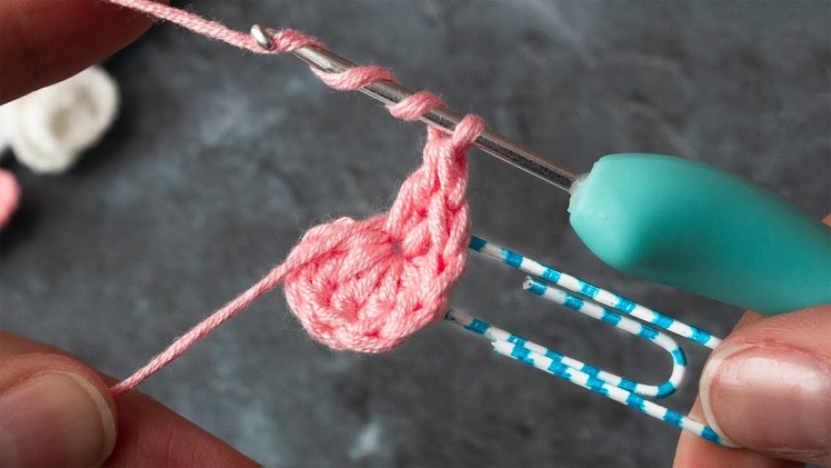 Super Cute and Easy Idea from a Paperclip and Leftover Yarn. Simple Crochet Projects for Beginners