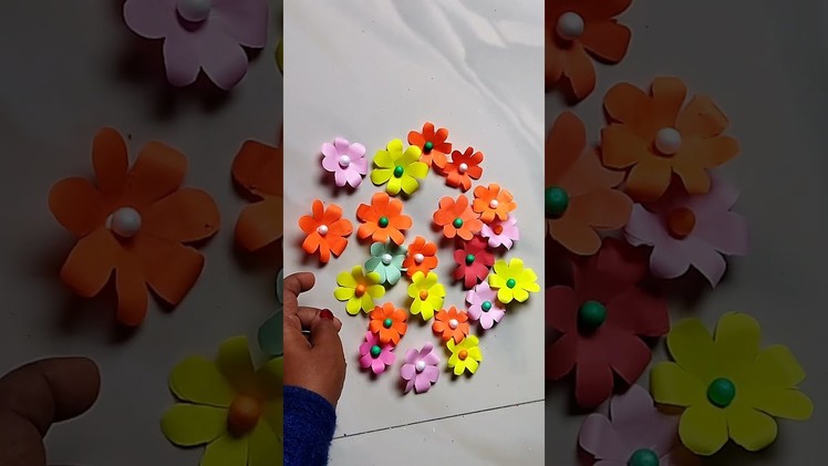 How to make paper flowers.Paper flower making.Paper craft#shorts