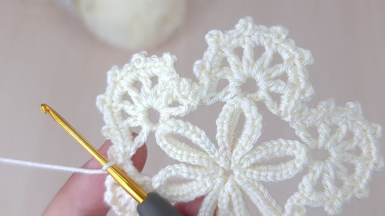 Super Easy Beautiful Flower Crochet Pattern - Knitting Online Tutorial for beginners Tığ işi örgü
