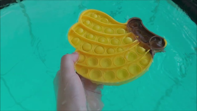 DIY idea Pop it in the pool, Banana Pop it Fidget toys training in water