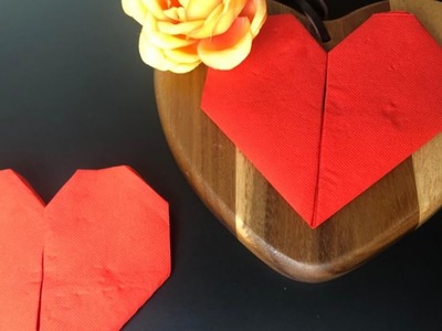 #shorts : pliage de serviettes en forme de coeur. heart shaped napkin folding