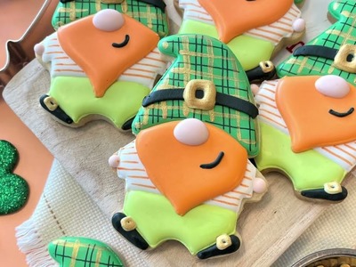 How to Decorate a Leprechaun Gnome Cookie
