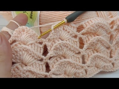 Large and showy knitting pattern with crochet filling.Tığ işi örgü modeli