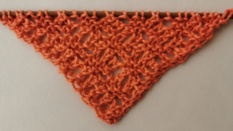 Modello scialle triangolare punto traforato ai ferri. How to knit lace shawl.