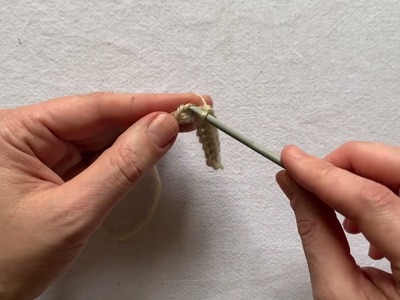 Absolute Beginner's Crochet: Foundation Chain and Double Crochet UK (US: Single Crochet)