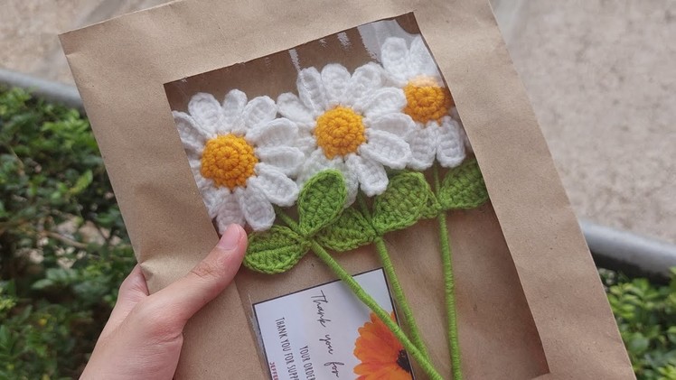 How to crochet daisy leaves | Crochet tutorial by Jefferson