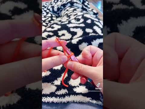 How to crochet a chain stitch for a foundation row Tiktok Tutorial for beginners
