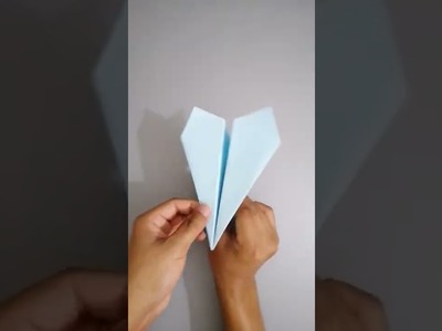 How to make a paper airplane that flies far easy - paper airplanes #Shorts
