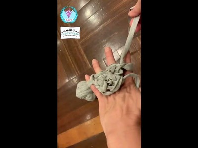 Finger knitting with upcycled T-shirt Yarn
