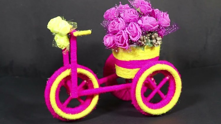DIY Easy Woolen Bicycle Flower Vase with Bangles | DIY Woolen Showpiece Making for Home Decor Ideas