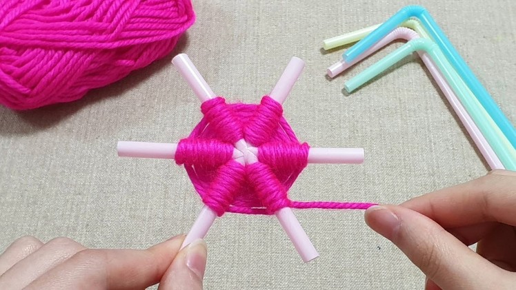 It's so Beautiful !! Super easy flower making with straw and yarn - Woolen flower decor idea