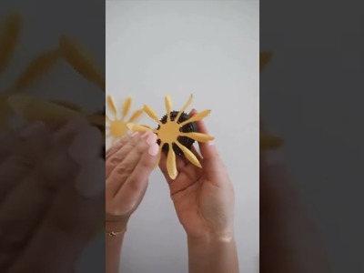 DIY Realistic Paper Sunflower ???? #art #shorts #craft #diy #crafthues