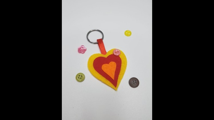 #Shorts Simple key pendant made of felt heart