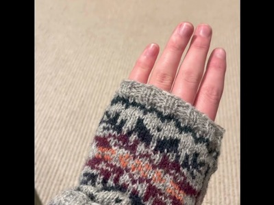 Tiny Desk Knitting Episode 54: Bonus mitten vlog!