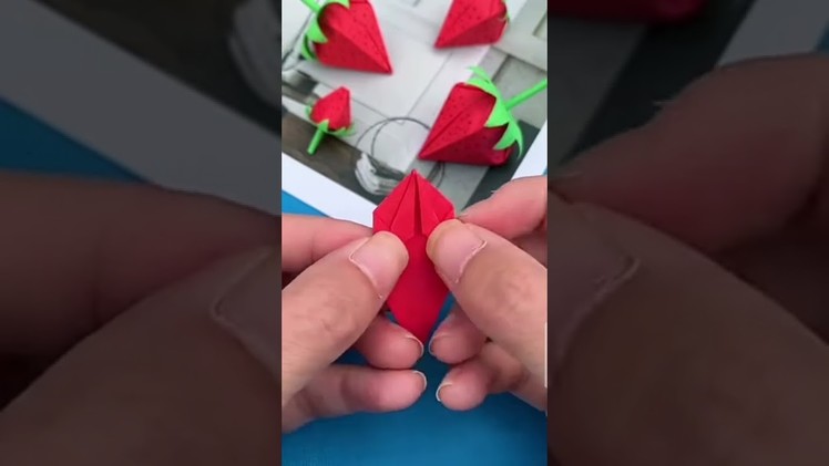 #shorts making paper strawberries #youtube #craft #subscribe #satisfying