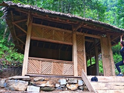 Selena's DIY bamboo house in the woods - Complete safety walls | Bushcraft