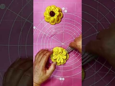 How to turn paper into flowes040