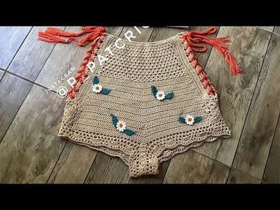 Crochet (bikini) shorts with flowers on the sides