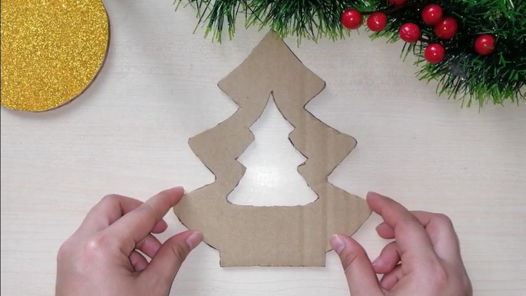 Desk Christmas Decoration idea using cardboad - Best out of waste DIY Christmas craft idea