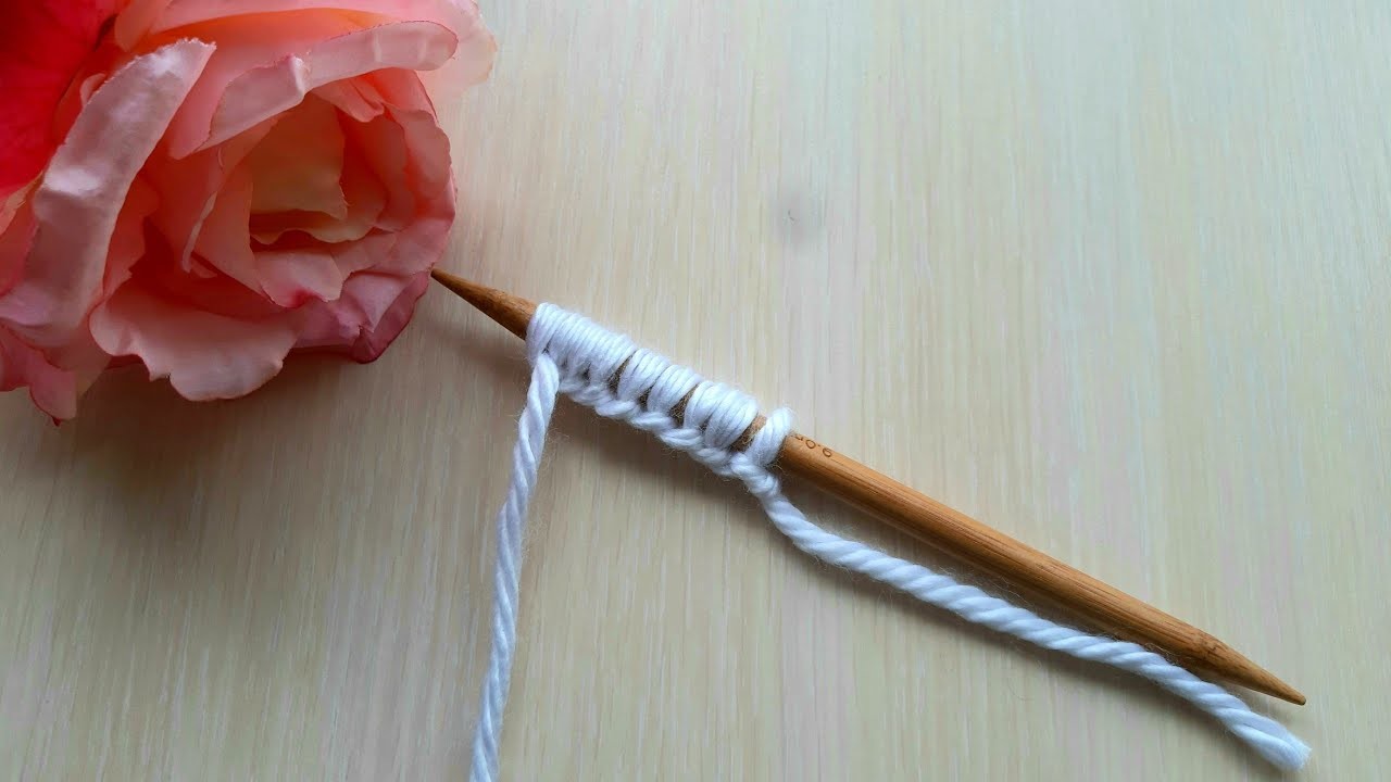 How to dial loops on knitting needles.  Video for beginners